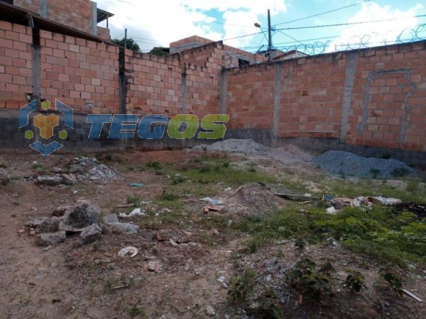 Excente casa areja e bem localizada , faça uma visita ! Foto 3