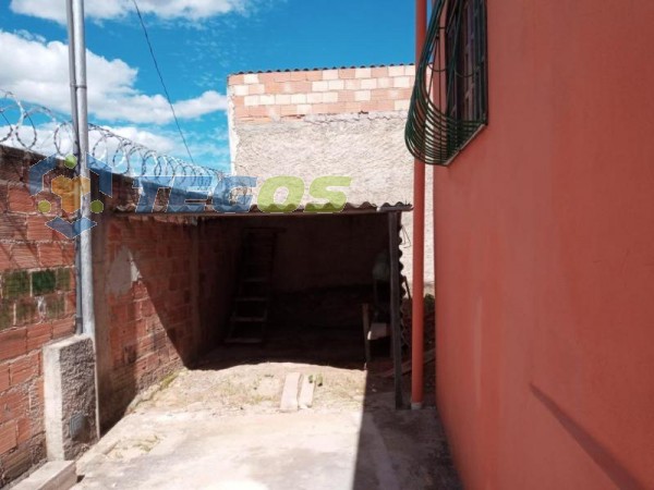 Excente casa areja e bem localizada , faça uma visita ! Foto 17