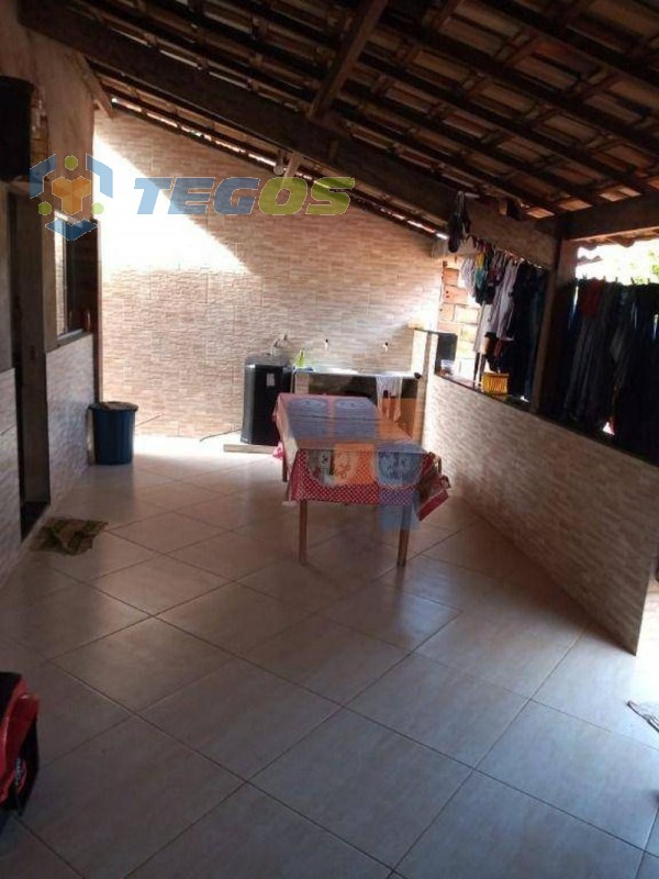 Condição especial que reúne otima casa e um belo quintal Foto 2