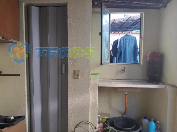 Duas casas e duas lojas à venda por R$ 190.000,00 Foto 3