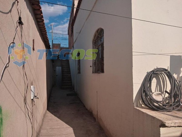 Duas casas e duas lojas à venda por R$ 190.000,00 Foto 7