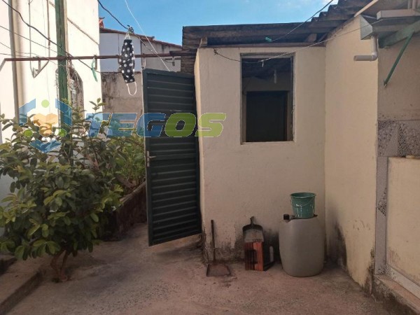 Duas casas e duas lojas à venda por R$ 190.000,00 Foto 9