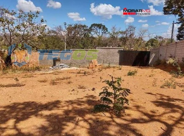 Excelente Terreno no Lagoa Mansões totalmente murado e terraplenado com 500 m2 de área verde ao fundo. Foto 6