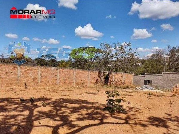 Excelente Terreno no Lagoa Mansões totalmente murado e terraplenado com 500 m2 de área verde ao fundo. Foto 7