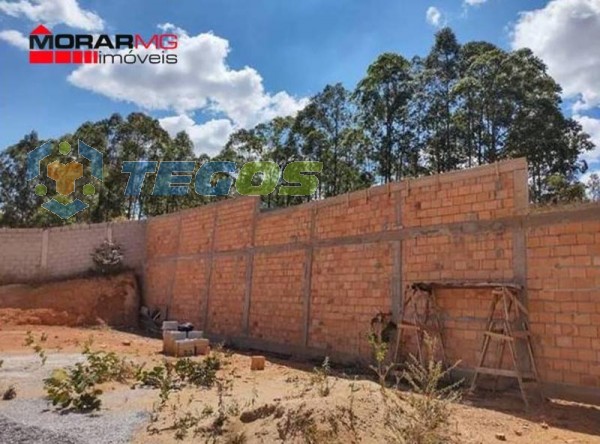 Excelente Terreno no Lagoa Mansões totalmente murado e terraplenado com 500 m2 de área verde ao fundo. Foto 9