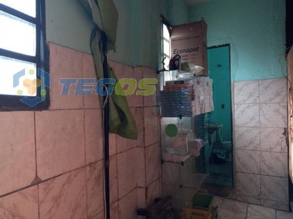 Casa e loja em ótimo ponto comercial por R$ 300.000,00 Foto 17