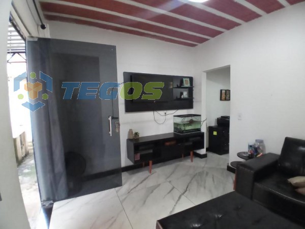 Casa com 03 dormitórios à venda por R$ 450.000,00 no Veneza locação R$2.048,40 Foto 3