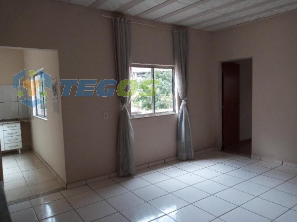 Casa à venda por R$ 220.000,00 Foto 4