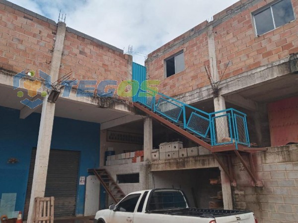 Loja e pátio com 580m² à venda por R$ 430.000,00 Foto 10