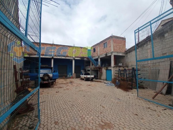 Loja e pátio com 580m² à venda por R$ 430.000,00 Foto 4