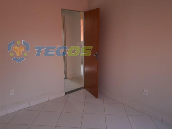 Casa com 02 dormitórios à venda por R$ 130.000,00 Foto 3