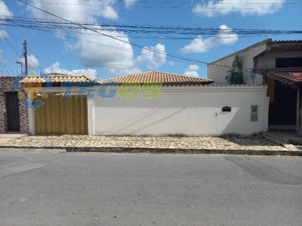 Casa com piscina e 03 dormitórios à venda por R$ 750.000,00 no Veneza Foto 2