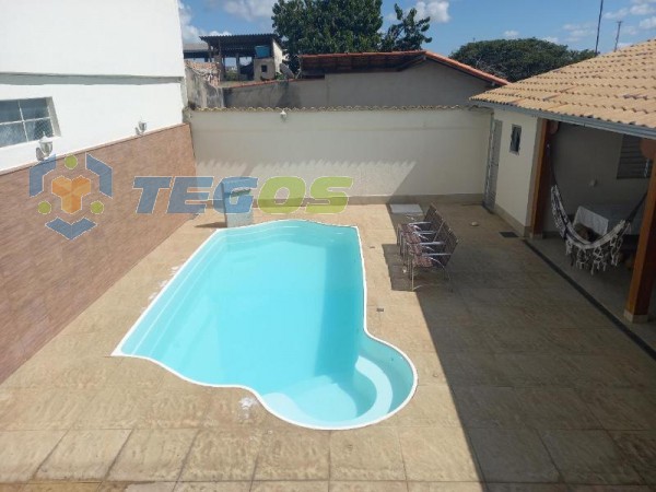 Casa com piscina e 03 dormitórios à venda por R$ 750.000,00 no Veneza Foto 1