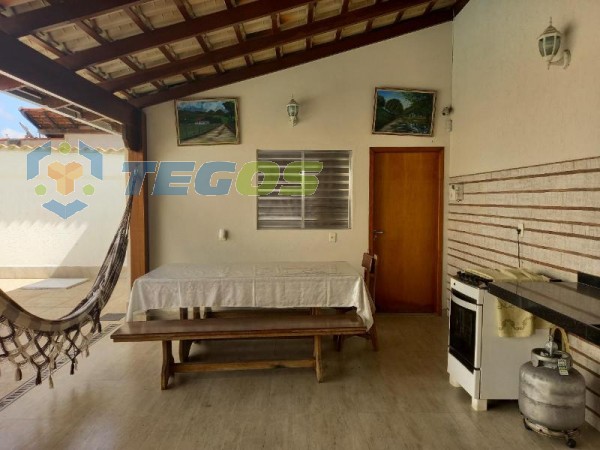 Casa com piscina e 03 dormitórios à venda por R$ 750.000,00 no Veneza Foto 10