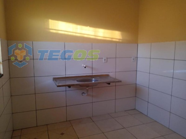 Apartamento de 02 dormitórios no bairro Belvedere,com área, sala cozinha e banheiro Foto 7