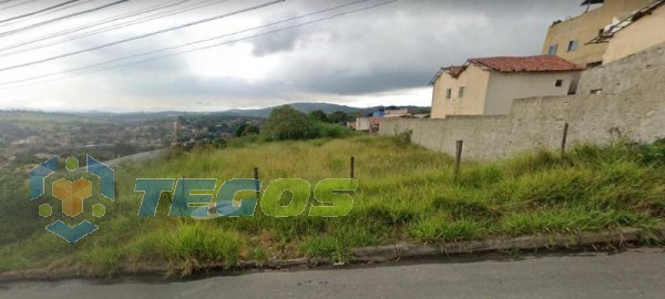 Lote em oportunidade, totalmente plano e terraplanado Foto 2