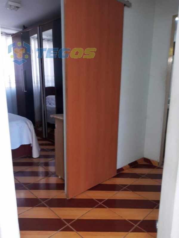 Excelente casa de tres quartos com suite, área gourmet, suite separada da casa tipo quitinete, para visitas ou escritório, aceita financiamento Foto 6