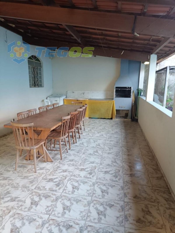 Excelente casa aconchegante com otima localização no bairro Florença, Duas moradias e ainda loja comercial. Foto 13