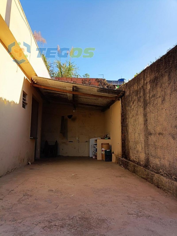 Excelente casa aconchegante com otima localização no bairro Florença, Duas moradias e ainda loja comercial. Foto 17