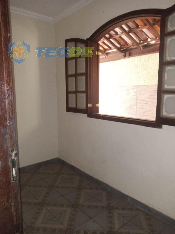 Excelente casa otima localização no bairro CONJUNTO HERINQUE SAPORI Foto 13