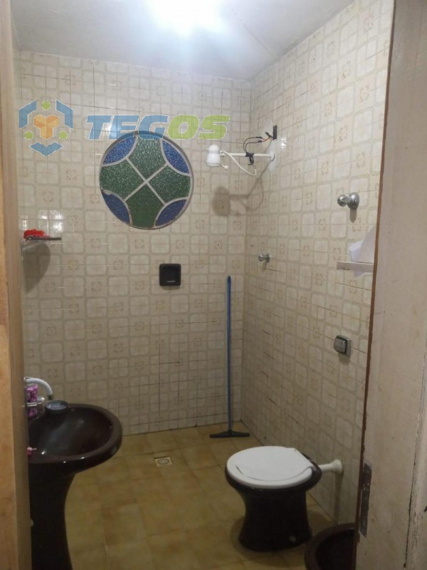 Excelente casa com comercial Foto 25