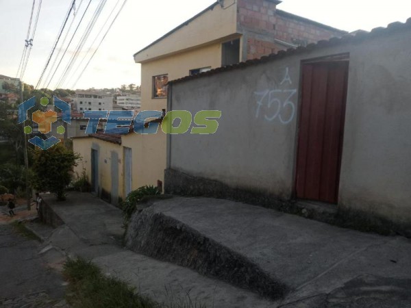 Excelente casa com comercial Foto 17