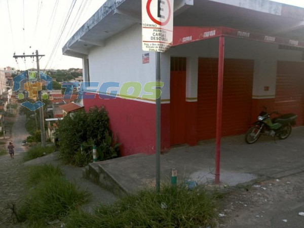 Excelente casa com comercial Foto 2