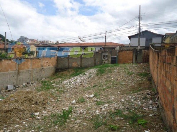 Lote localizado em Glória. 0 quartos, 0 banheiros e 0 vagas. Foto 2