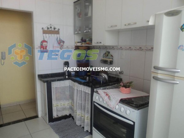 Apartamento localizado em Glória. 2 quartos, 1 banheiros e 1 vagas. Foto 11