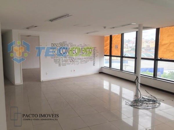 Excelente conjunto de salas comerciais medindo 680m2 cada andar Foto 6