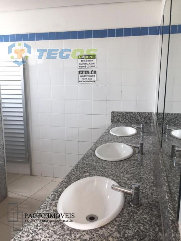 Excelente conjunto de salas comerciais medindo 680m2 cada andar Foto 7