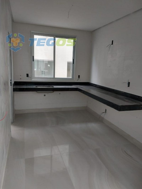 Apartamento com 99m2 03 quartos,02 Banho social, elevador e 5 vagas. Foto 10