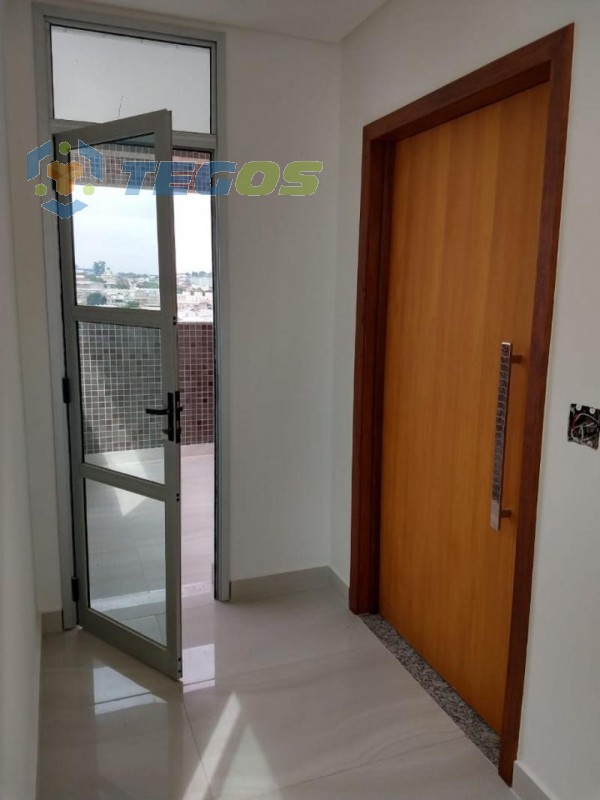 Apartamento com 99m2 03 quartos,02 Banho social, elevador e 5 vagas. Foto 16