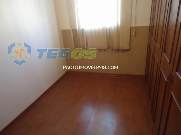 Apartamento localizado em Glória. 3 quartos, 1 banheiros e 1 vagas. Foto 2