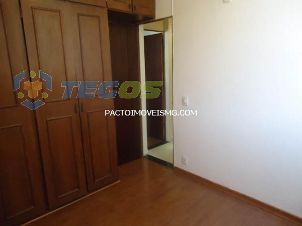 Apartamento localizado em Glória. 3 quartos, 1 banheiros e 1 vagas. Foto 3