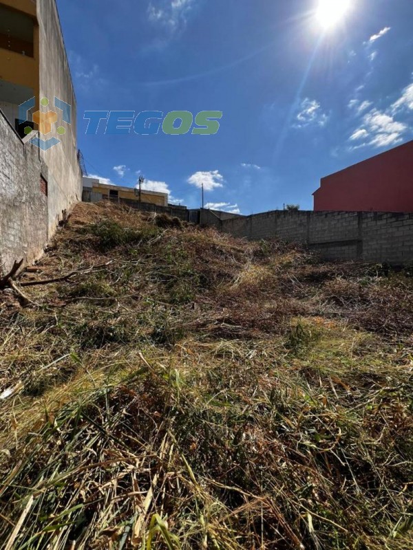 Lote com 420m² Foto 1