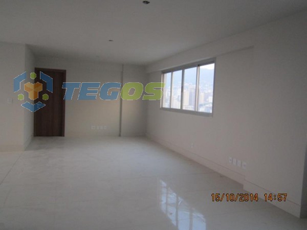 Apartamento localizado em São Pedro. 4 quartos (2 suítes), 3 banheiros e 4 vagas. Foto 1