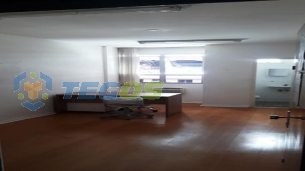 Sala localizado em Estoril com área útil 25.00 m². Foto 7