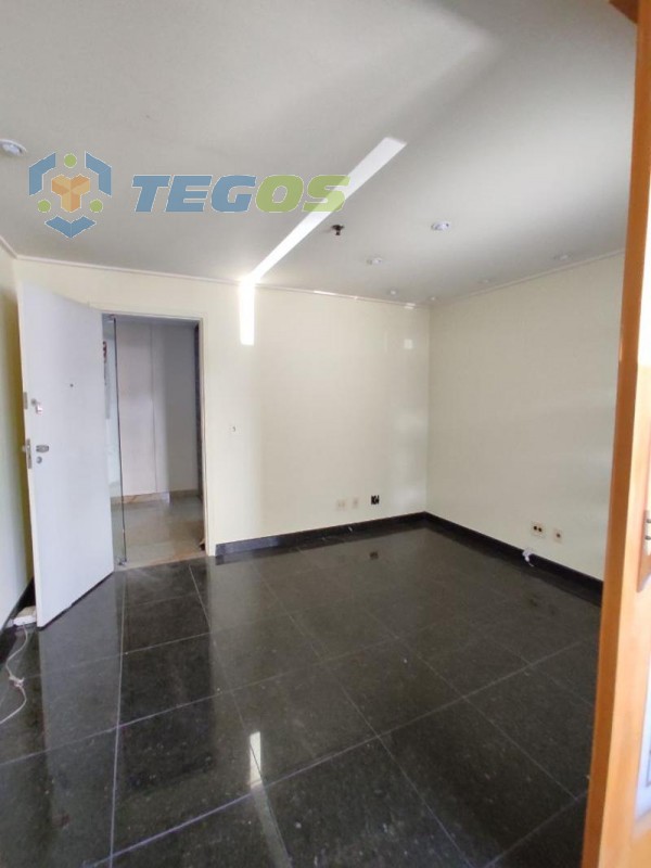 Sala localizado em Funcionários com área útil 28.00 m². Foto 2