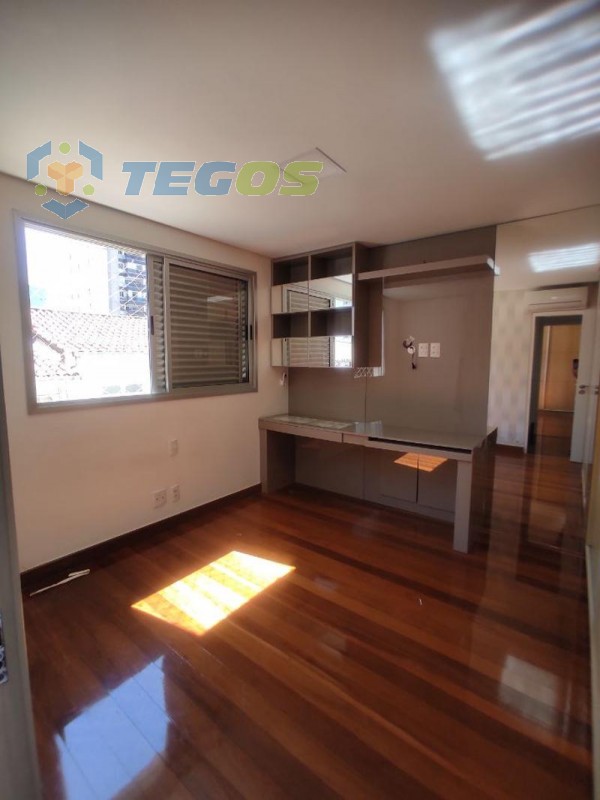 Apartamento localizado em Santo Agostinho. 4 quartos (2 suítes), 3 banheiros e 3 vagas. Foto 11