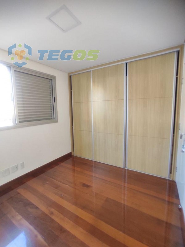 Apartamento localizado em Santo Agostinho. 4 quartos (2 suítes), 3 banheiros e 3 vagas. Foto 12