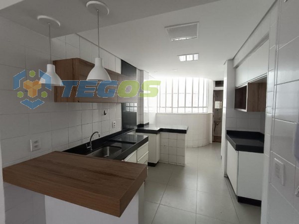 Apartamento localizado em Santo Antônio. 4 quartos (1 suítes), 3 banheiros e 2 vagas. Foto 1