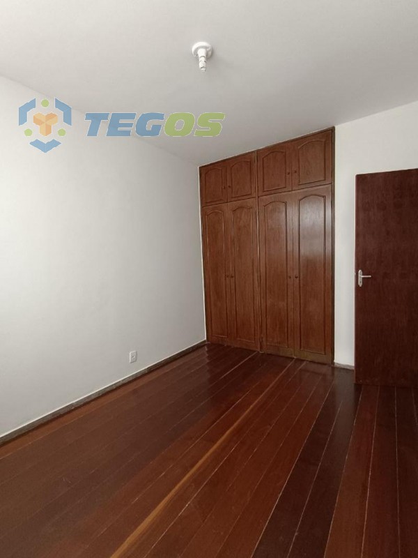 Apartamento localizado em Santo Antônio. 4 quartos (1 suítes), 3 banheiros e 2 vagas. Foto 8