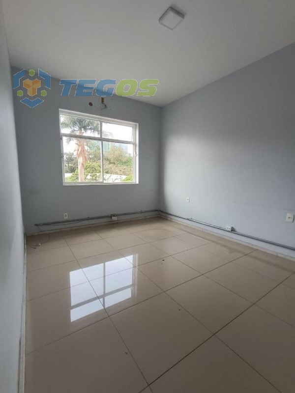 Casa comercial localizado em Cidade Jardim com área total 341.00 m². Foto 11