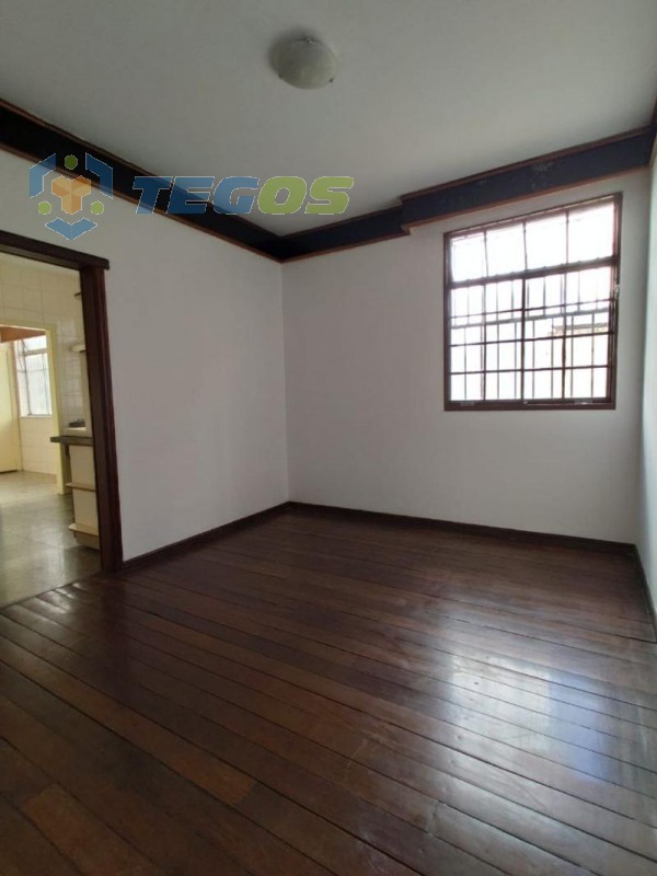 Apartamento localizado em Coração De Jesus. 3 quartos (1 suítes), 2 banheiros e 2 vagas. Foto 2