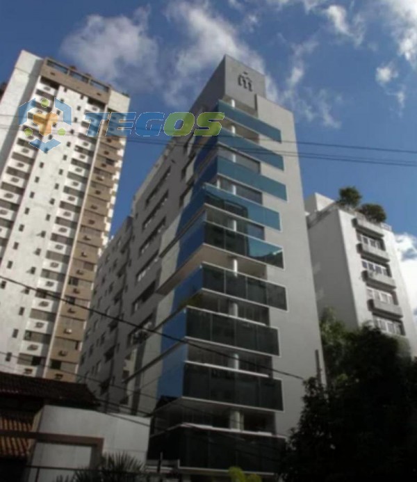 Apartamento localizado em Funcionários. 4 quartos (3 suítes), 4 banheiros e 3 vagas. Foto 1