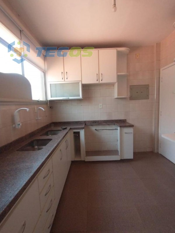 Apartamento localizado em Santo Antônio. 5 quartos (1 suítes), 3 banheiros e 2 vagas. Foto 11