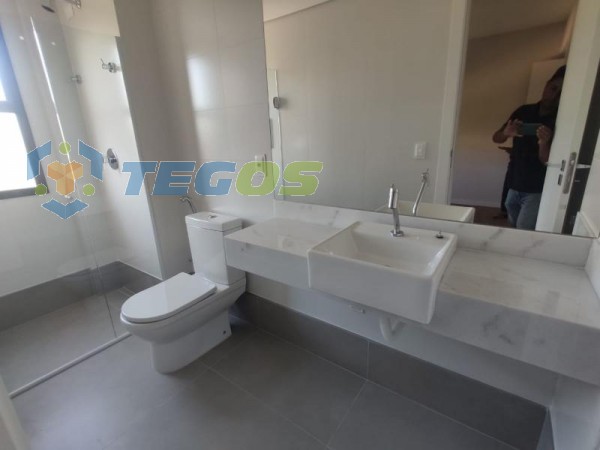 Apartamento localizado em São Pedro. 2 quartos (1 suítes), 1 banheiros e 2 vagas. Foto 9