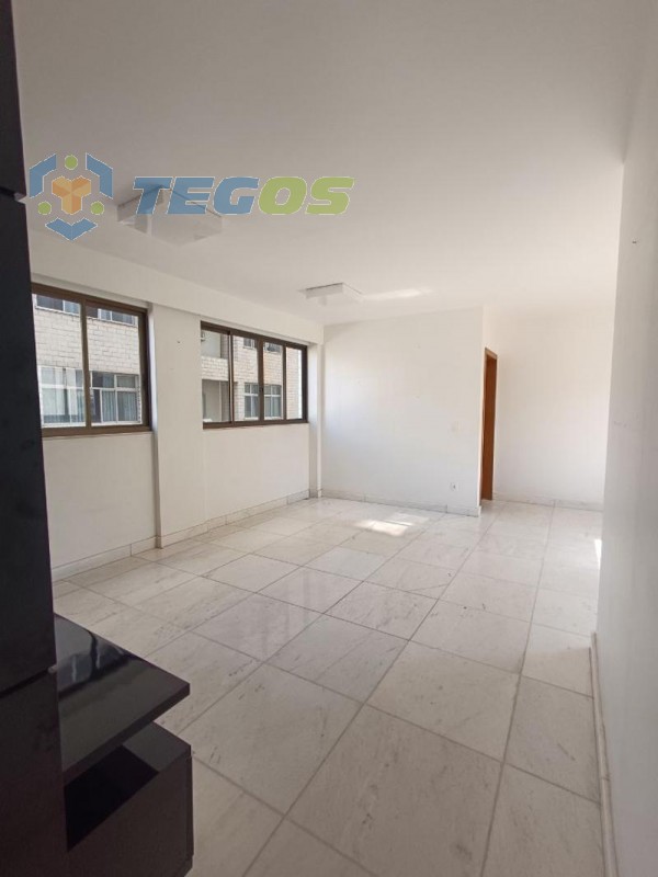 Apartamento localizado em Santo Antônio. 3 quartos (1 suítes), 3 banheiros e 2 vagas. Foto 2