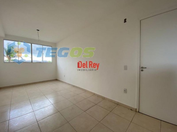 APARTAMENTO 2 QUARTOS COM VAGA LIVRE Foto 4